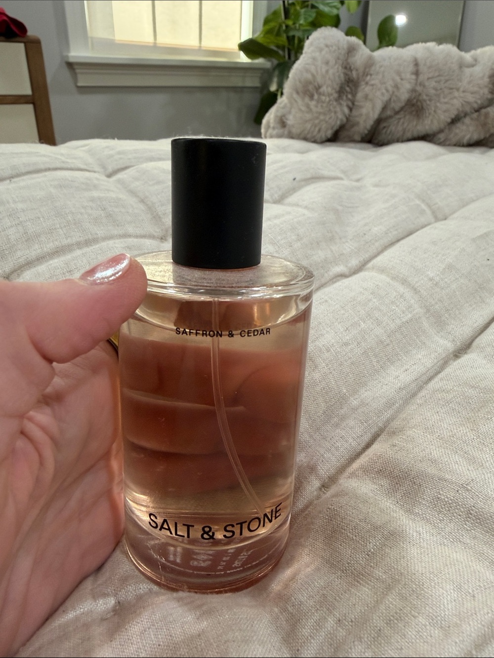 Salt & Stone Saffron & Cedar Women's Fragrance Spray - Amber Pink